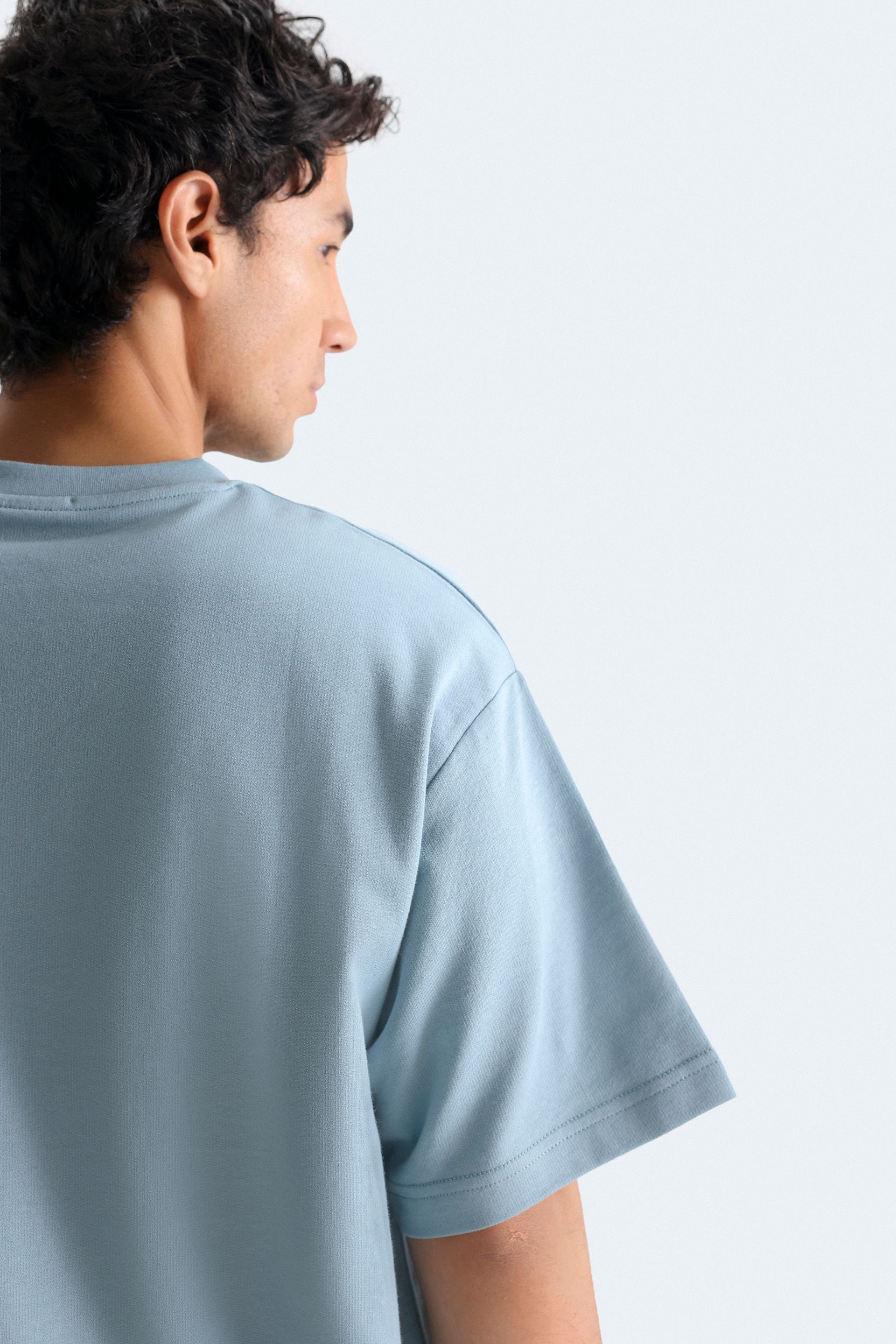 Classic crew neck tee with short sleeves-an essential basic