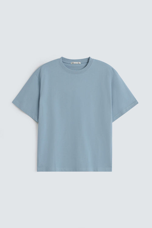 Classic crew neck tee with short sleeves-an essential basic