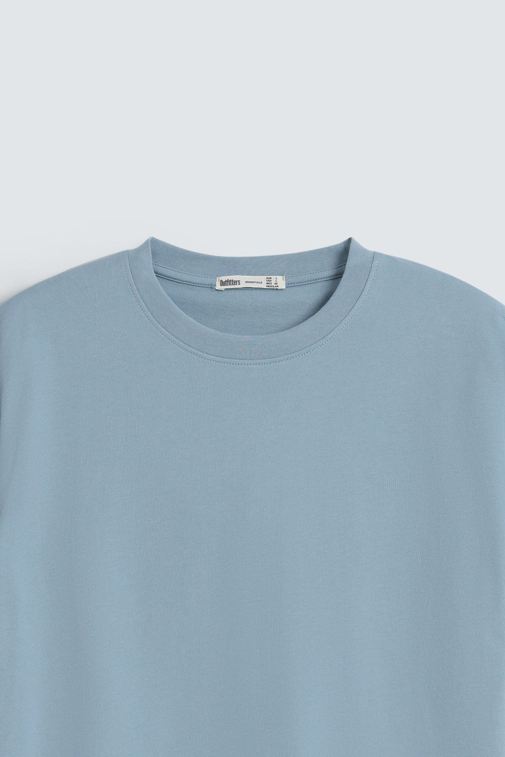Classic crew neck tee with short sleeves-an essential basic