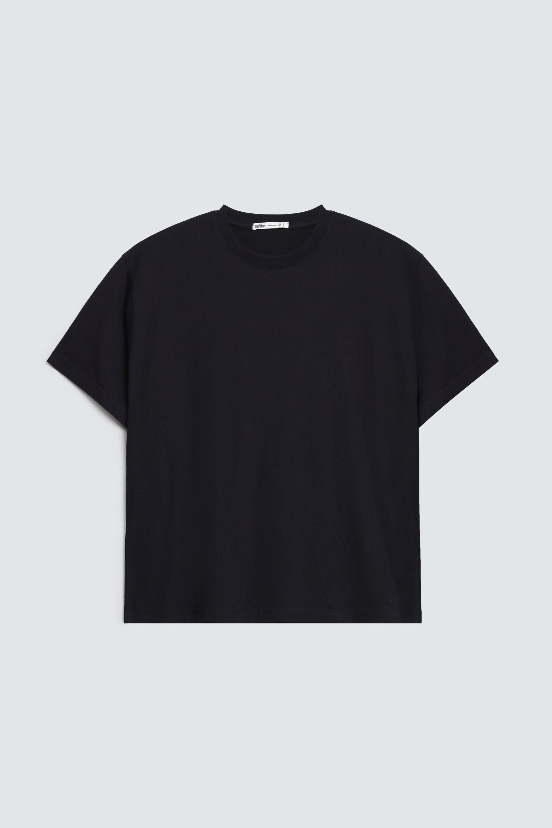 This classic crew-neck tee in soft cotton features regular fit